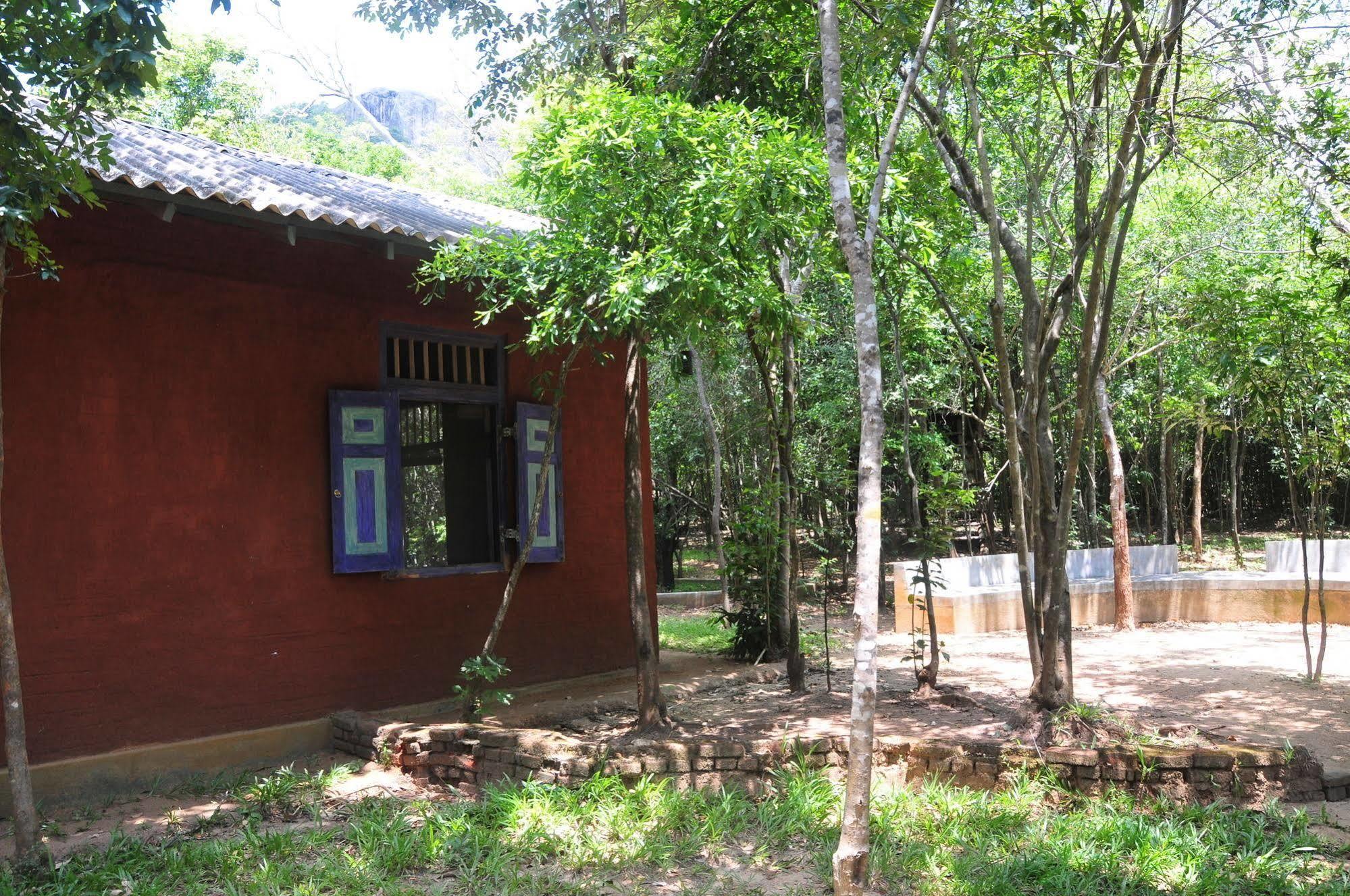Back Of Beyond - Pidurangala Villa Sigiriya Buitenkant foto